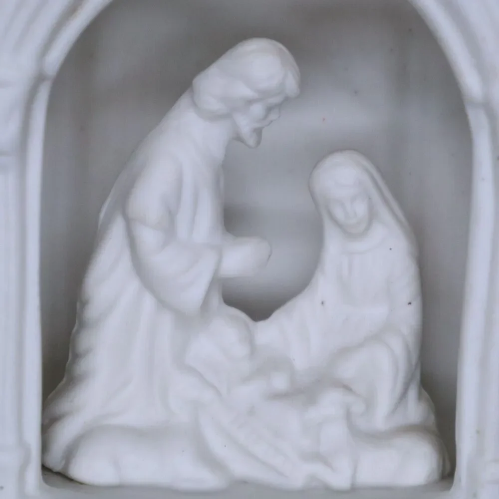 Nativity Vintage Off-White Ceramic